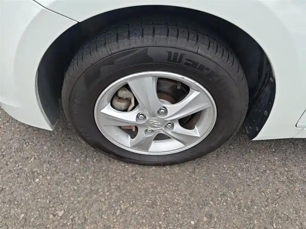 2014 Hyundai Reina 1.4L Automatic Leading Edition GLX — миниатюра 23