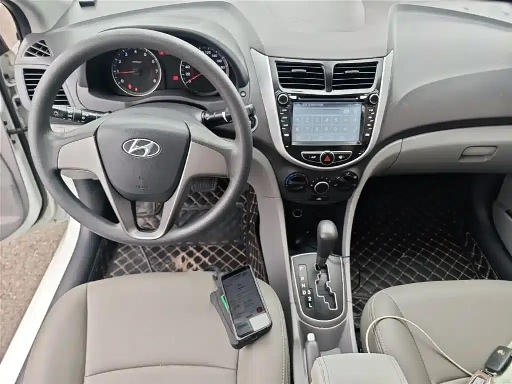 2014 Hyundai Reina 1.4L Automatic Leading Edition GLX — миниатюра 10