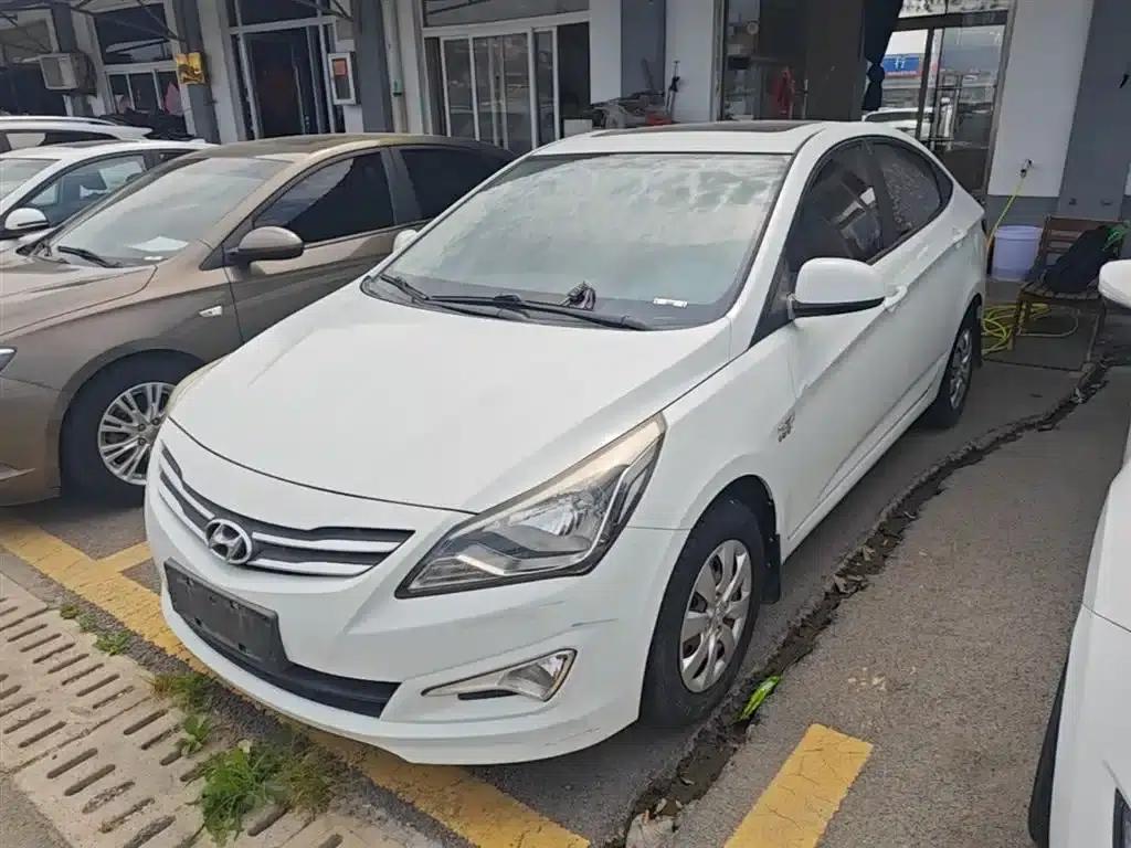 2014 Hyundai Reina 1.4L Manual Intelligent GLS — миниатюра 1