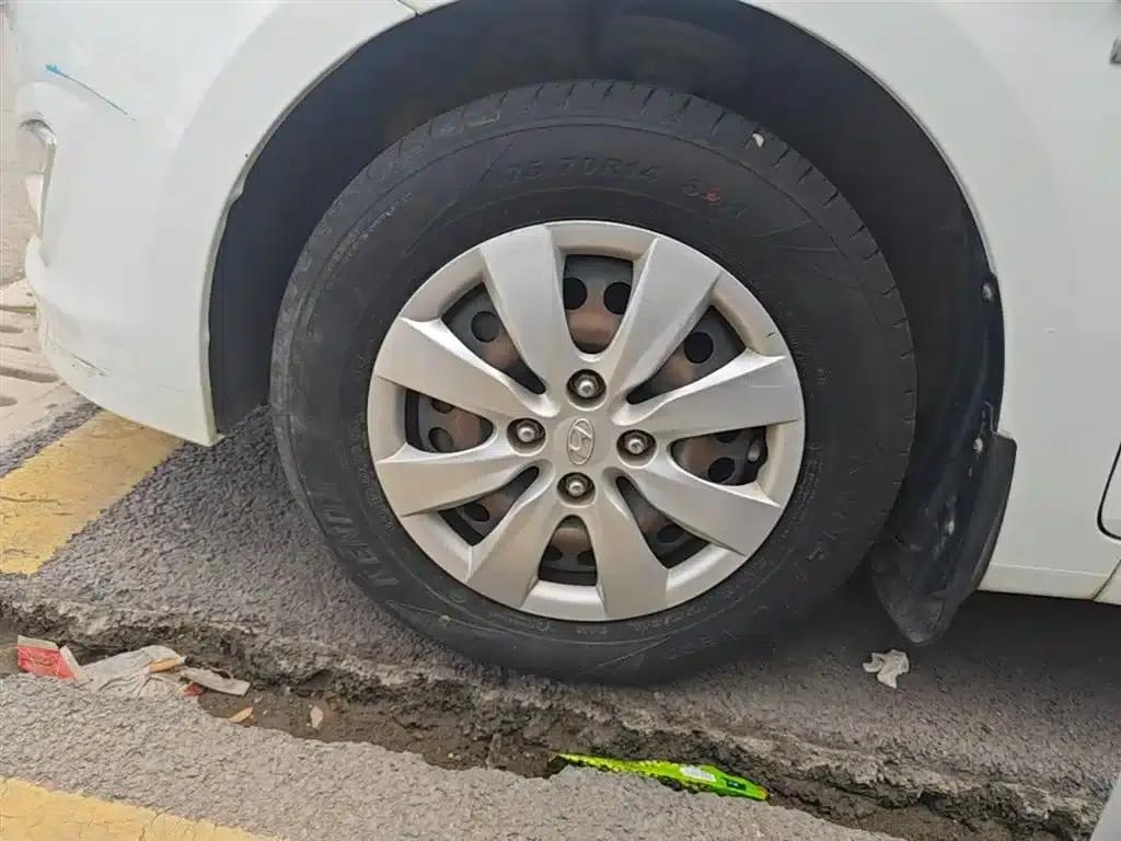2014 Hyundai Reina 1.4L Manual Intelligent GLS — миниатюра 23