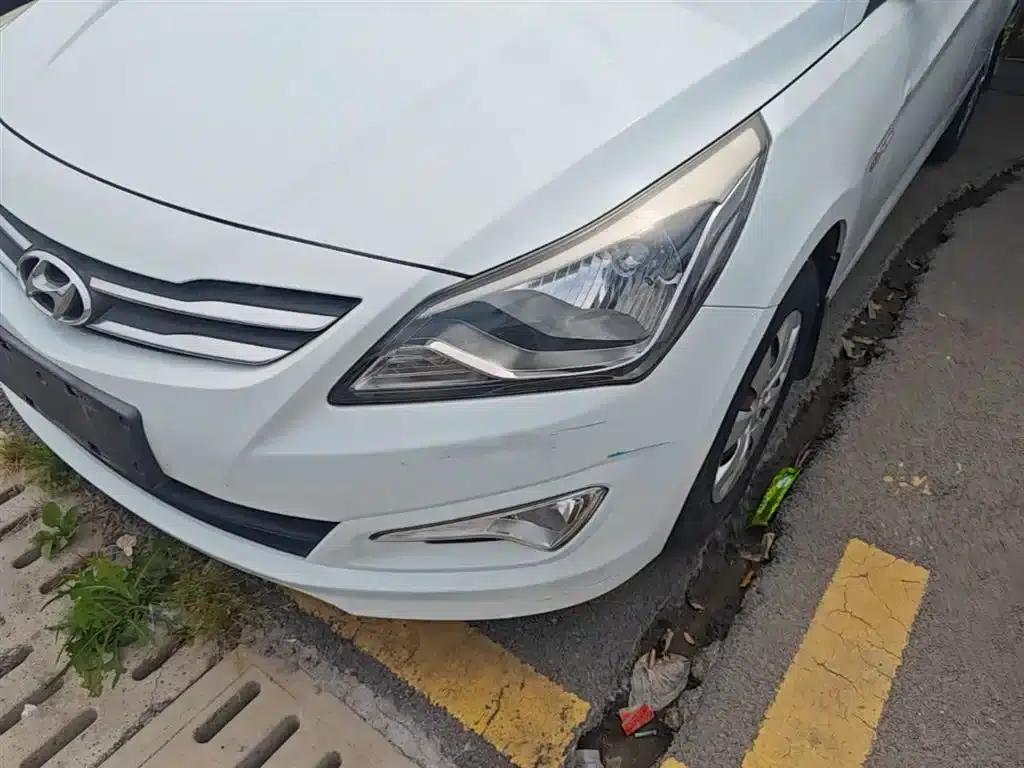 2014 Hyundai Reina 1.4L Manual Intelligent GLS — миниатюра 24