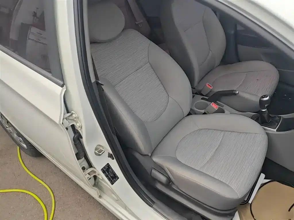 2014 Hyundai Reina 1.4L Manual Intelligent GLS — миниатюра 25