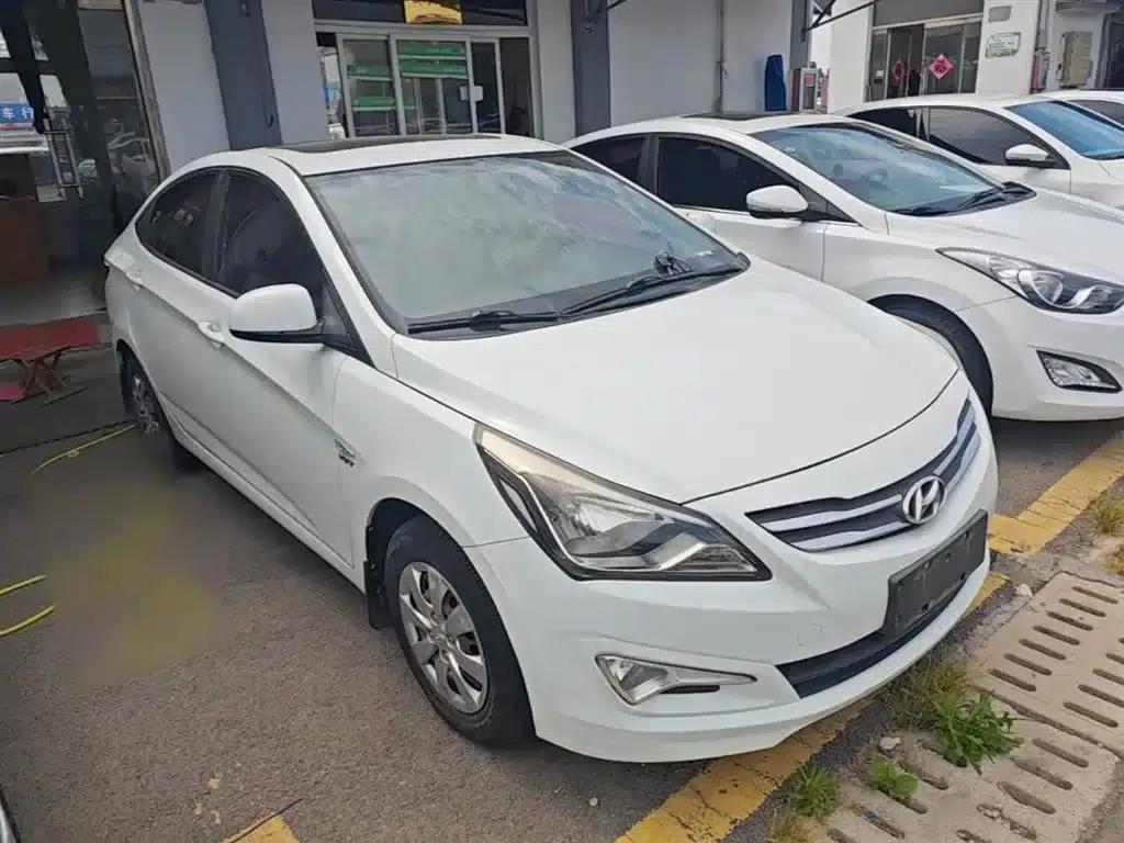 2014 Hyundai Reina 1.4L Manual Intelligent GLS — миниатюра 4