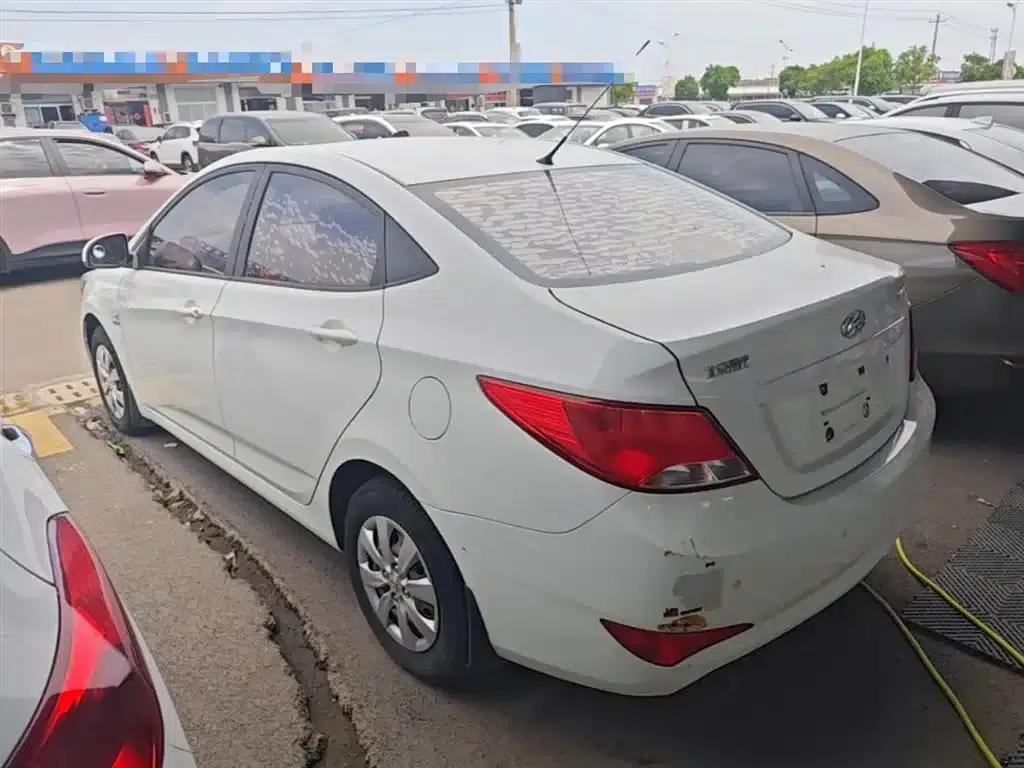 2014 Hyundai Reina 1.4L Manual Intelligent GLS — миниатюра 5