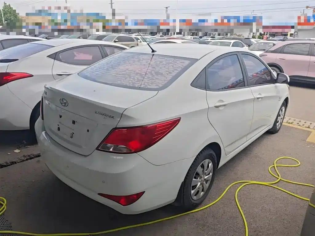 2014 Hyundai Reina 1.4L Manual Intelligent GLS — миниатюра 7