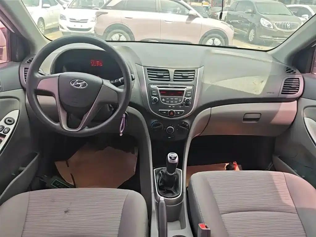 2014 Hyundai Reina 1.4L Manual Intelligent GLS — миниатюра 10