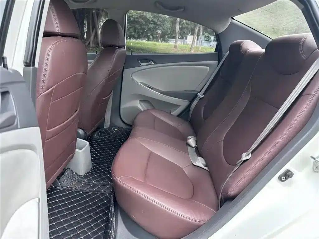 2016 Hyundai Reina 1.4L Automatic Intelligent GLS — миниатюра 12