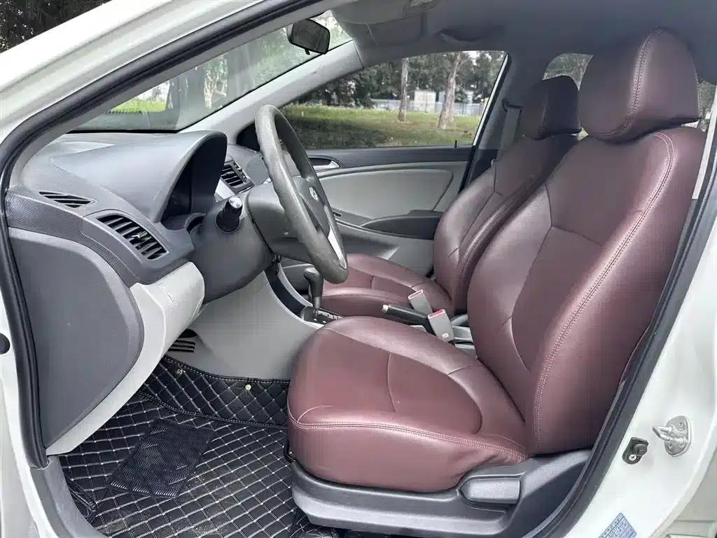 2016 Hyundai Reina 1.4L Automatic Intelligent GLS — миниатюра 13