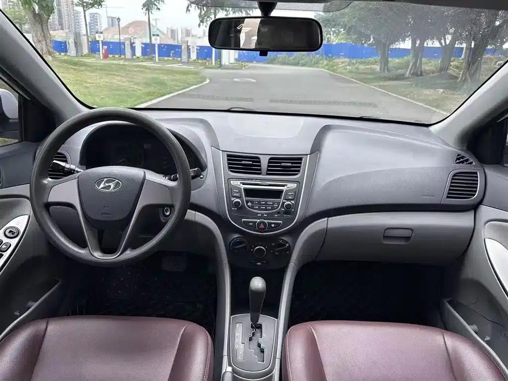 2016 Hyundai Reina 1.4L Automatic Intelligent GLS — миниатюра 14