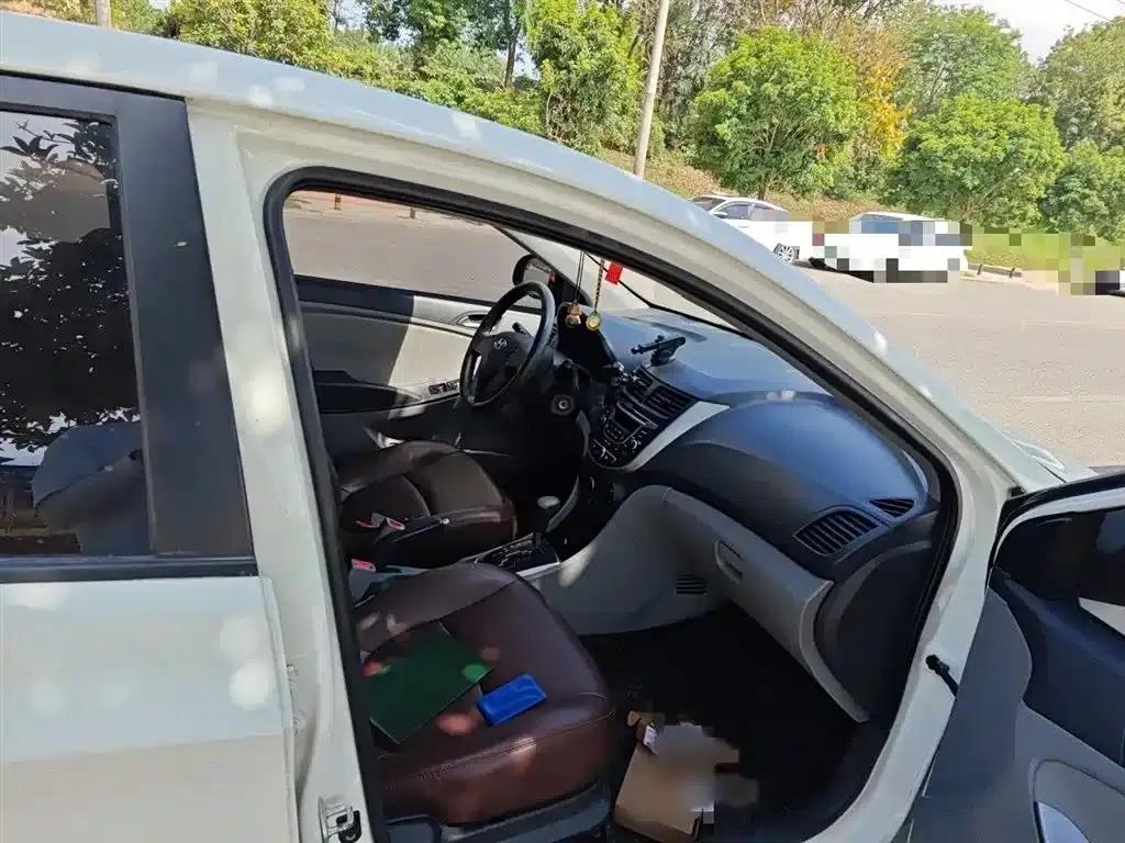 2016 Hyundai Reina 1.4L Automatic Intelligent GLS — миниатюра 21