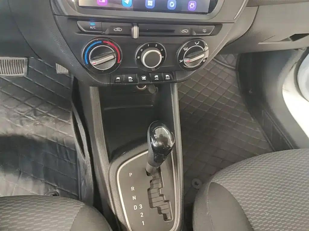 2017 Hyundai Reina 1.4L Automatic Premium Edition (National V Emission Standard) — миниатюра 14
