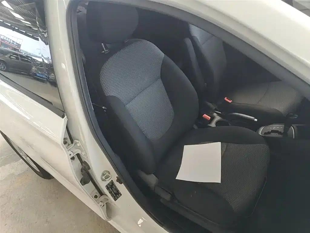 2017 Hyundai Reina 1.4L Automatic Premium Edition (National V Emission Standard) — миниатюра 25