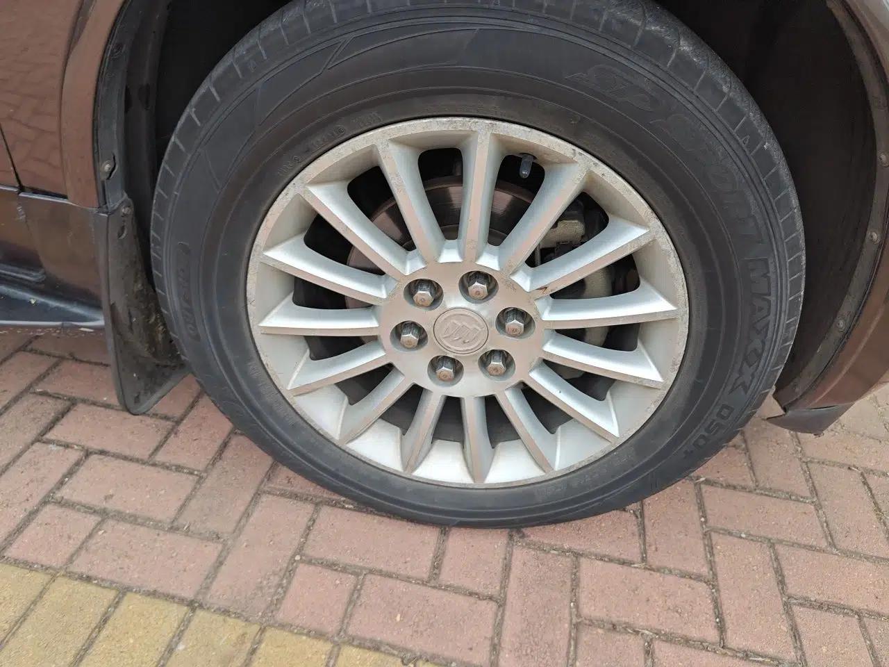 Buick Enclave 2010 3.6L Elite Edition — миниатюра 8