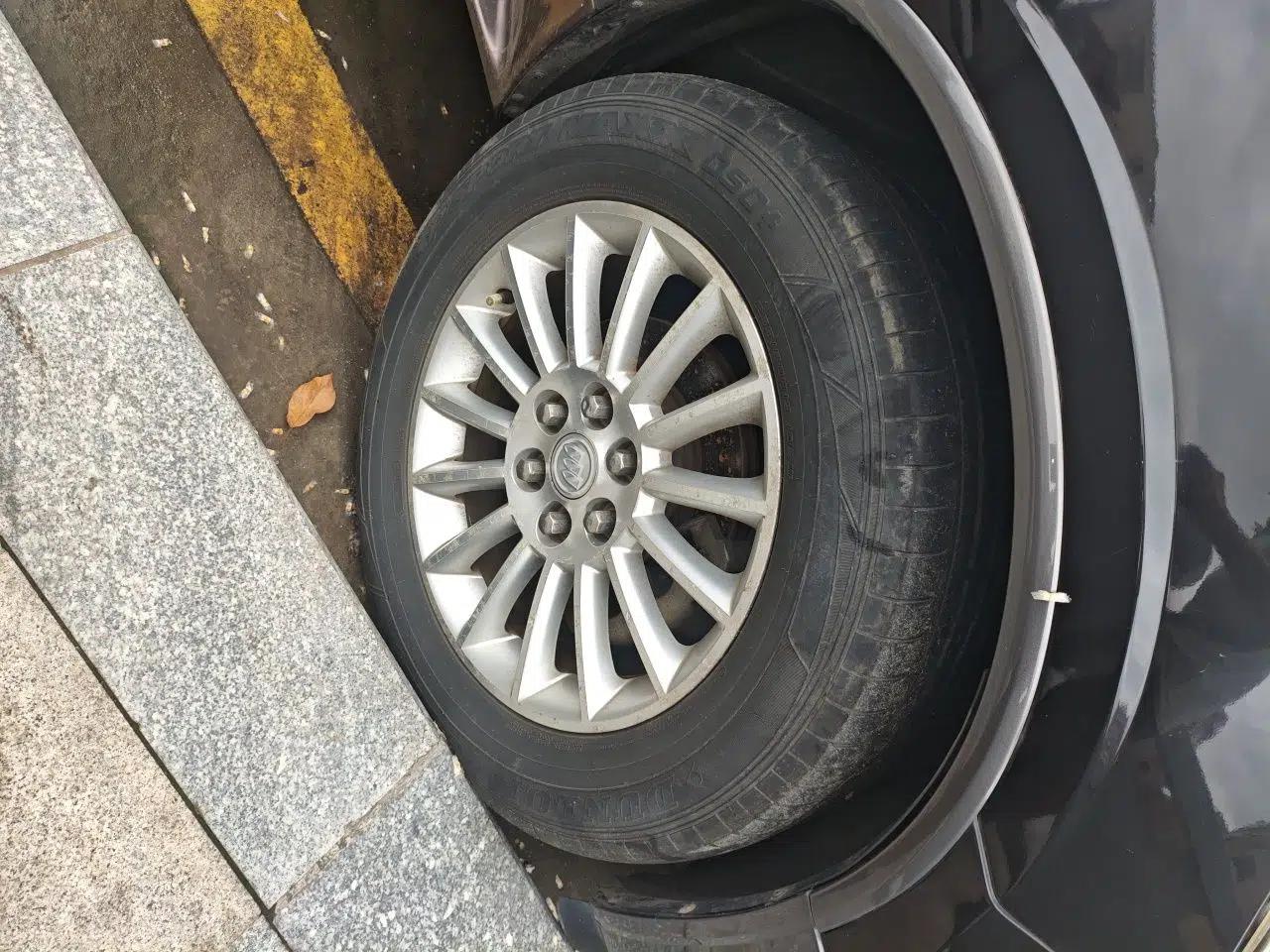 Buick Enclave 2013 3.6L Two-Wheel-Drive Elegance Edition — миниатюра 8