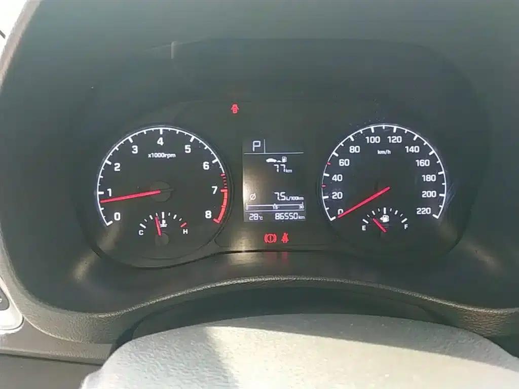 2016 Hyundai Verna 1.4L Automatic GLS (Cool Edition) — миниатюра 12