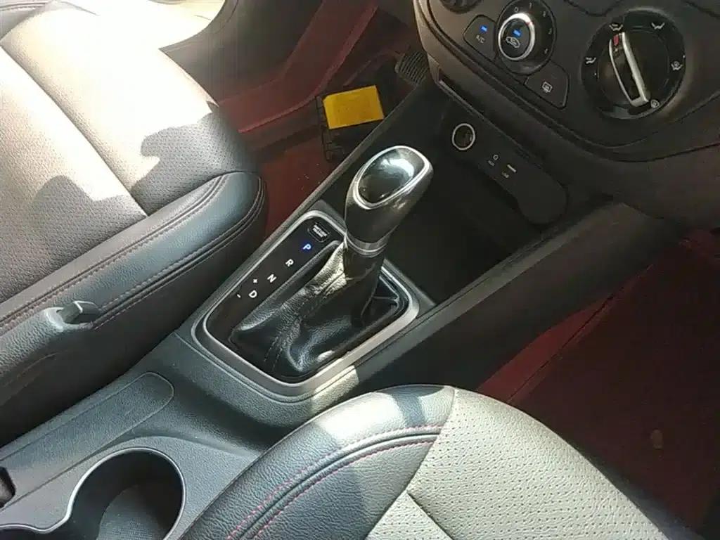 2016 Hyundai Verna 1.4L Automatic GLS (Cool Edition) — миниатюра 14