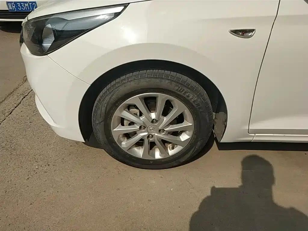 2016 Hyundai Verna 1.4L Automatic GLS (Cool Edition) — миниатюра 23