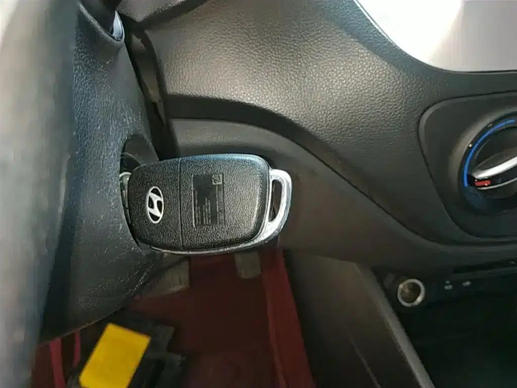 2016 Hyundai Verna 1.4L Automatic GLS (Cool Edition) — миниатюра 9