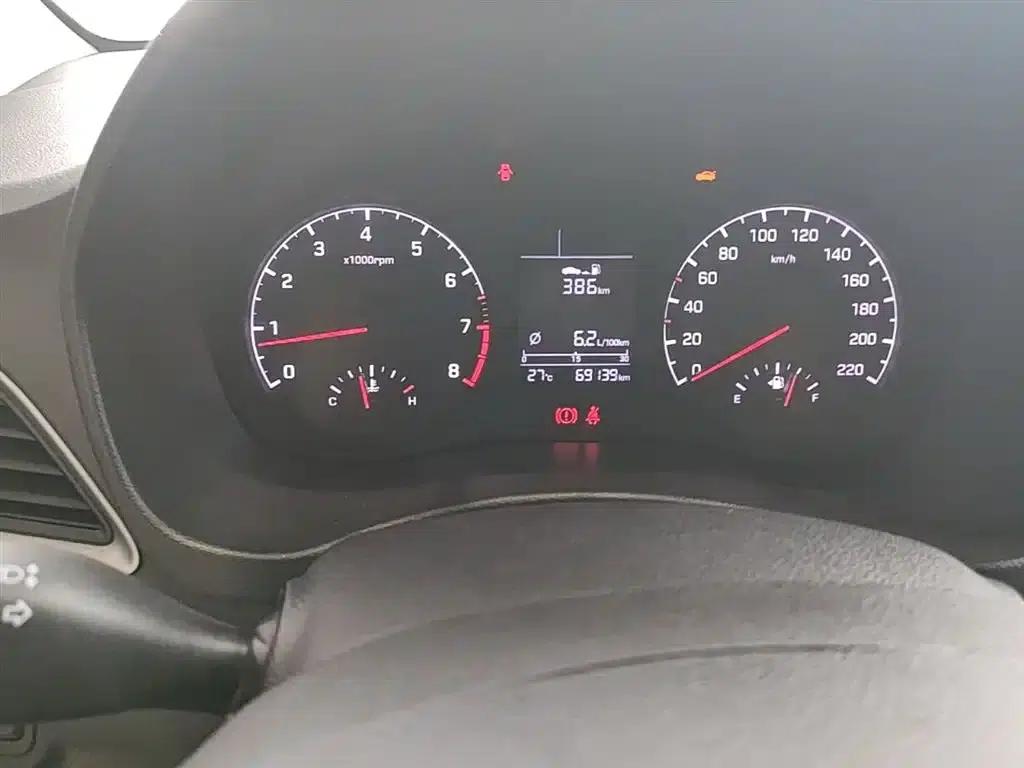 2016 Hyundai Verna 1.4L Manual GLS Cool Edition — миниатюра 12