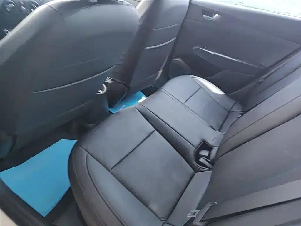 2016 Hyundai Verna 1.4L Manual GLS Cool Edition — миниатюра 17