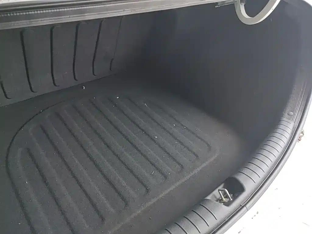 2016 Hyundai Verna 1.4L Manual GLS Cool Edition — миниатюра 19