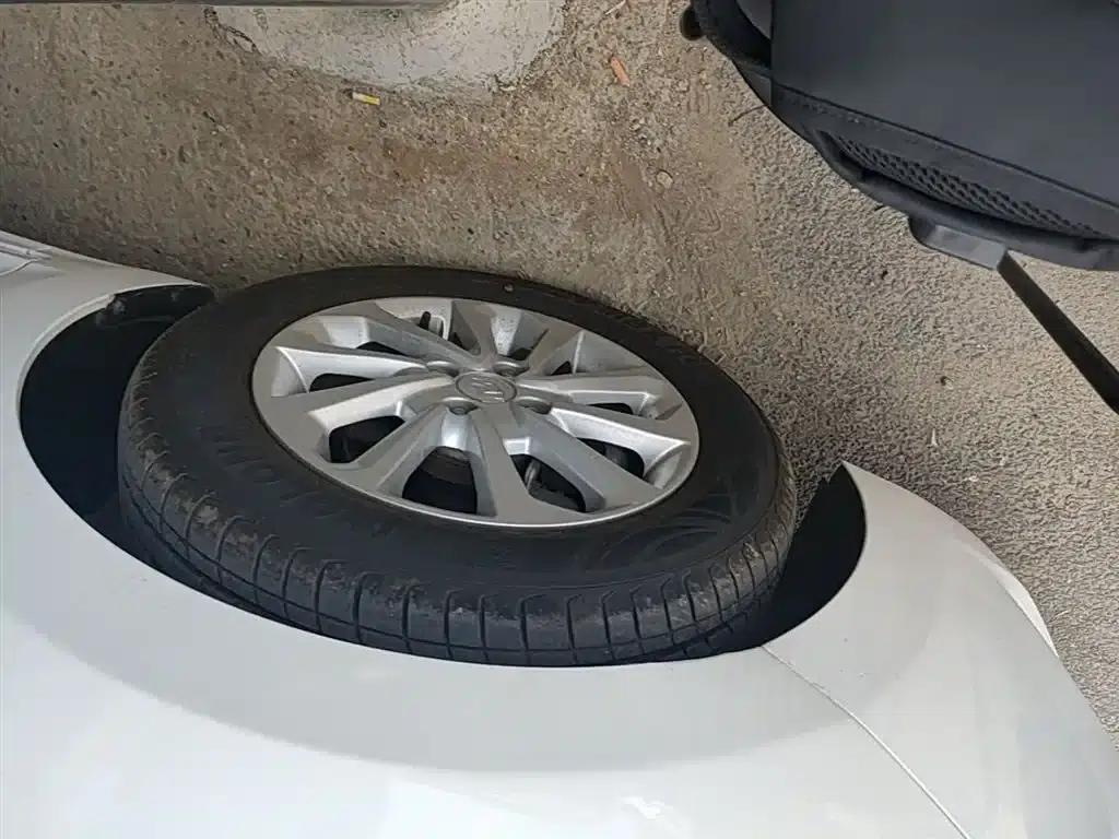 2016 Hyundai Verna 1.4L Manual GLS Cool Edition — миниатюра 23