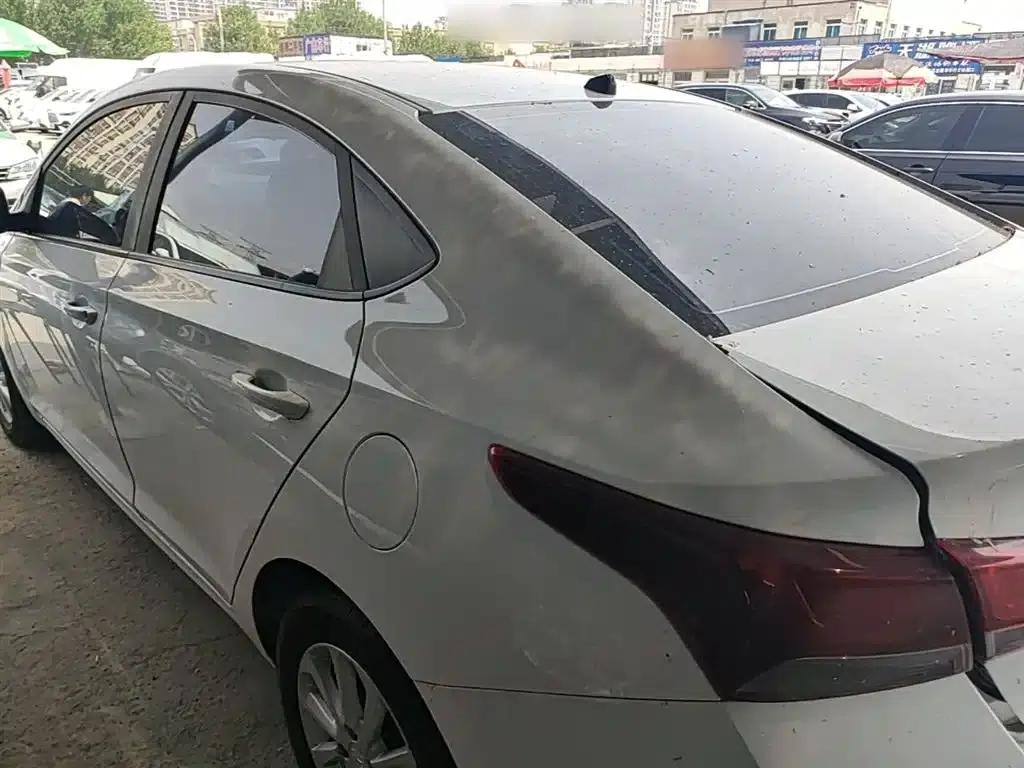 2016 Hyundai Verna 1.4L Manual GLS Cool Edition — миниатюра 5