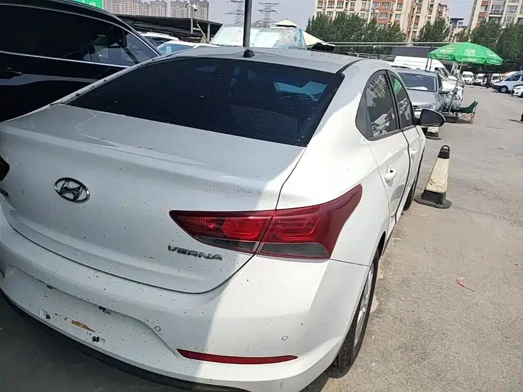 2016 Hyundai Verna 1.4L Manual GLS Cool Edition — миниатюра 7