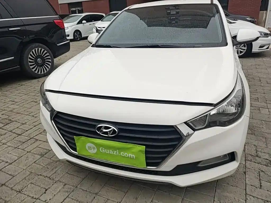 2016 Hyundai Verna 1.4L Manual GLS Cool Edition — миниатюра 3