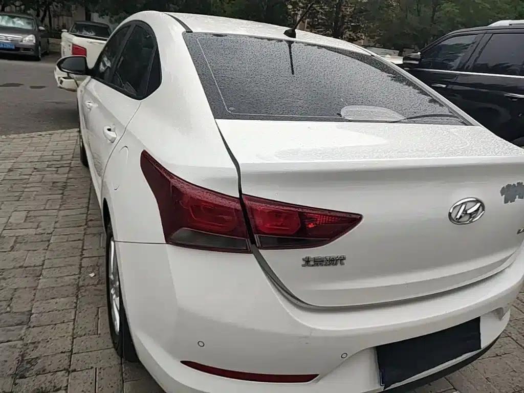 2016 Hyundai Verna 1.4L Manual GLS Cool Edition — миниатюра 5