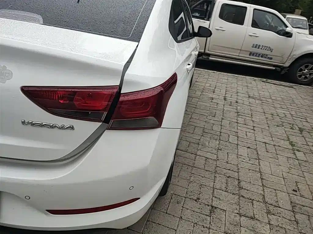 2016 Hyundai Verna 1.4L Manual GLS Cool Edition — миниатюра 8
