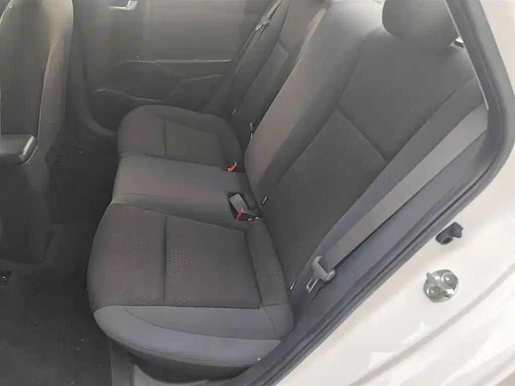 2020 Hyundai Verna 1.4L Manual GLS Cool Edition — миниатюра 17