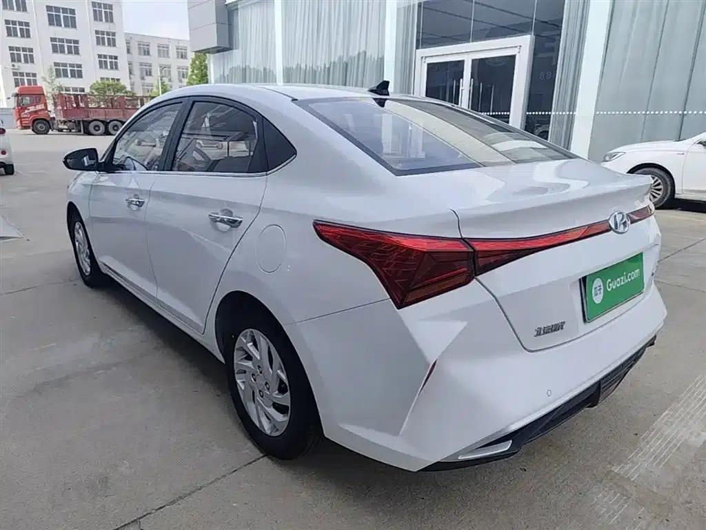 2020 Hyundai Verna 1.4L Manual GLS Cool Edition — миниатюра 5