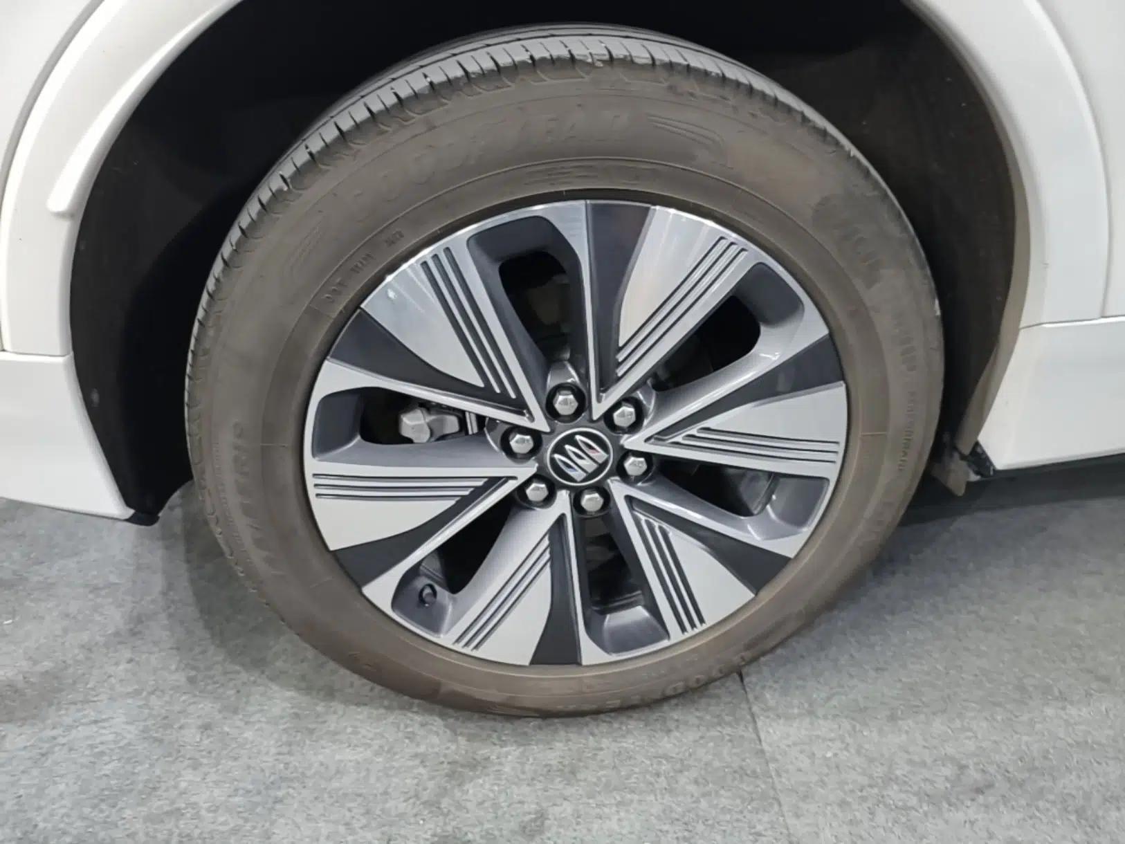 Buick E5 2025 Model 620KM Prestige Edition — миниатюра 10