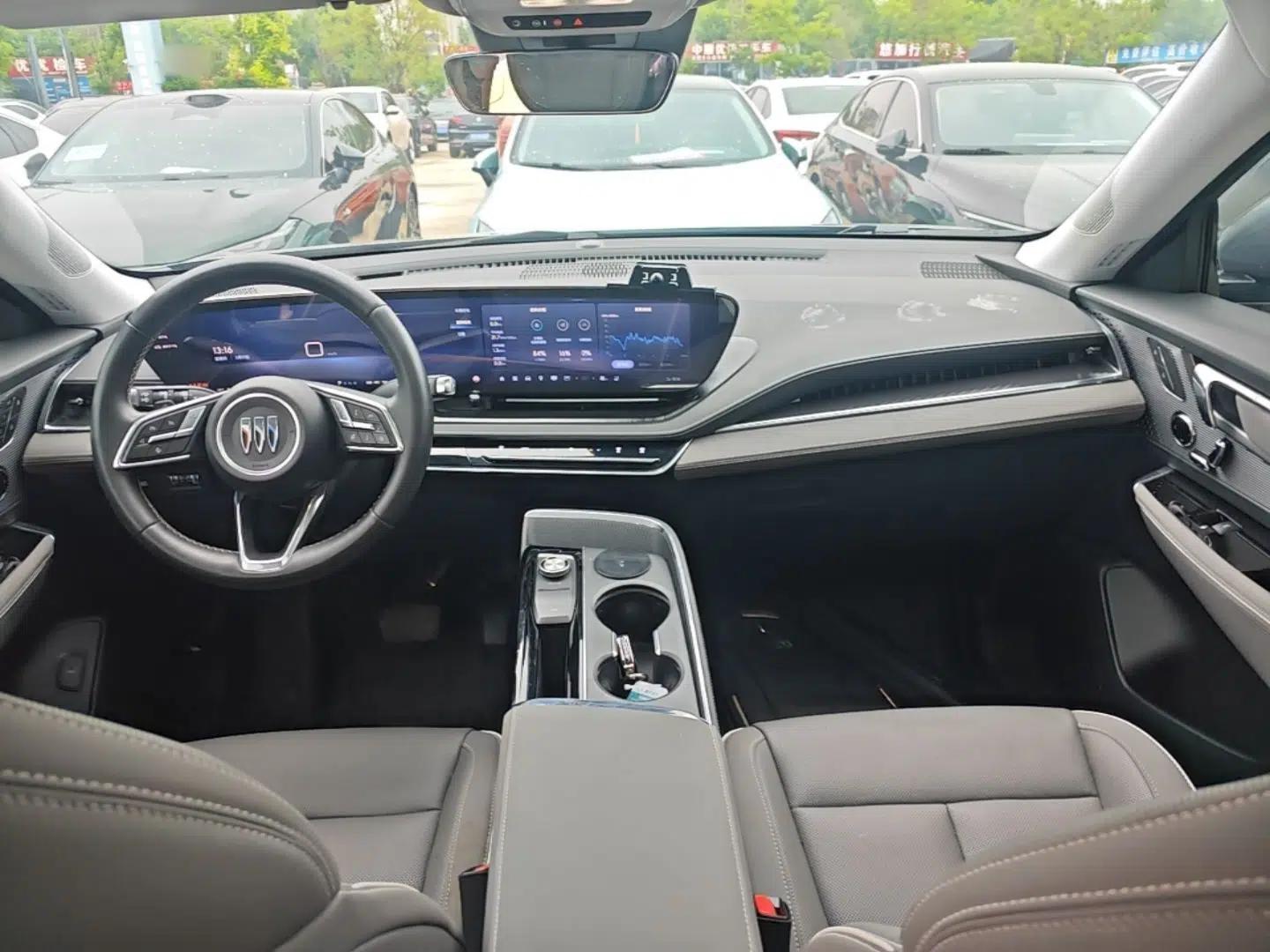 Buick E5 2023 Zhenxiang Standard Range Edition — миниатюра 12