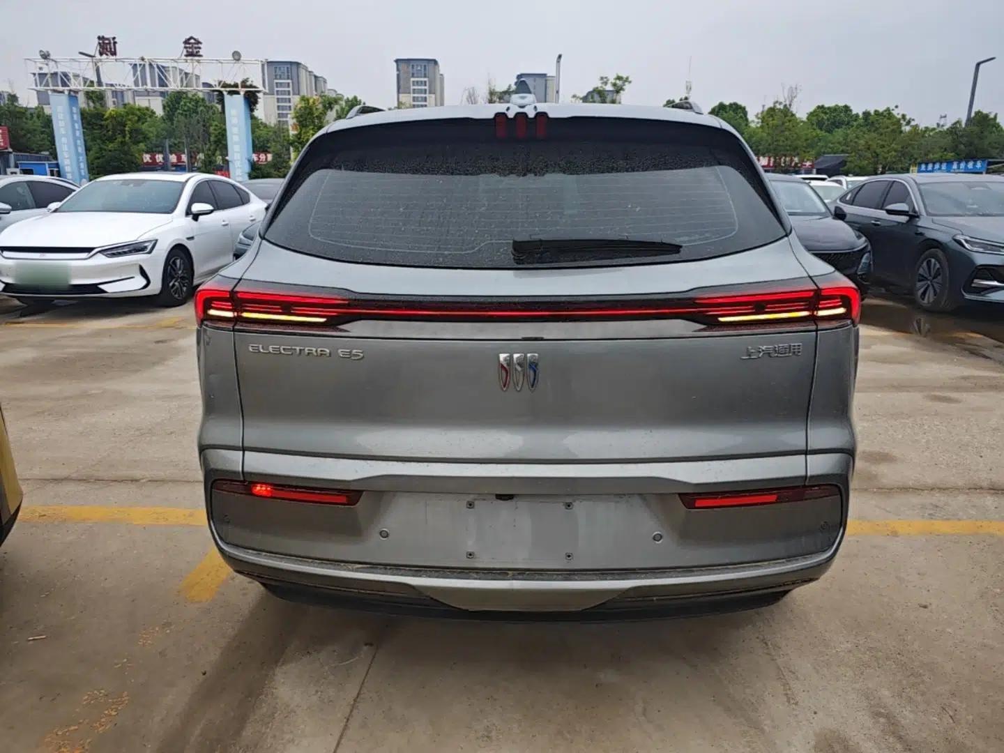 Buick E5 2023 Zhenxiang Standard Range Edition — миниатюра 3