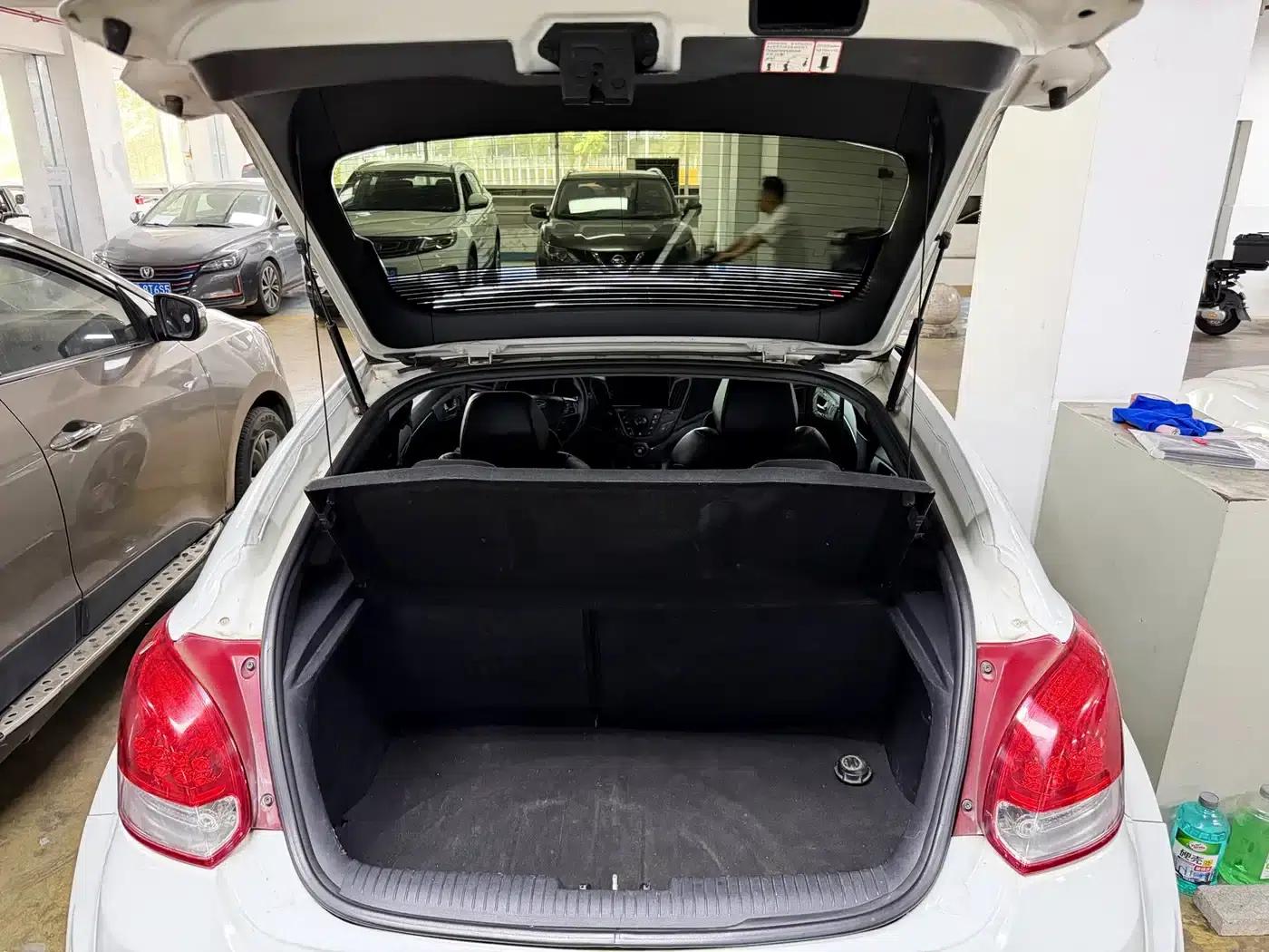 Veloster 2012 1.6T Automatic Luxury Edition — миниатюра 11