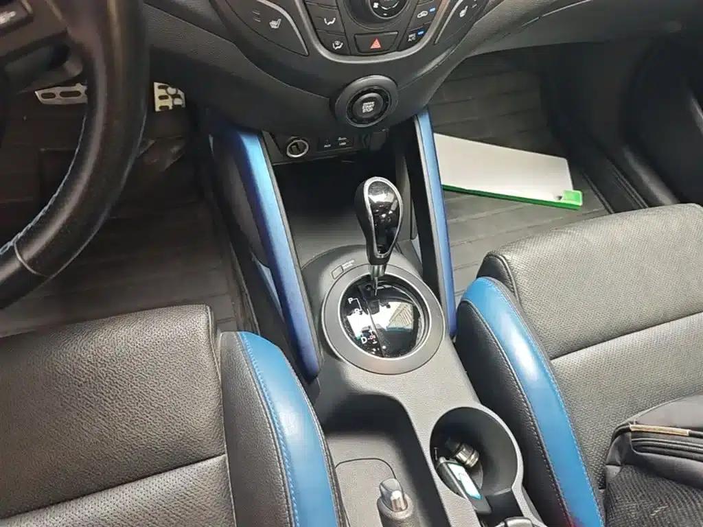 2015 Veloster 1.6T Automatic Luxury Edition — миниатюра 14