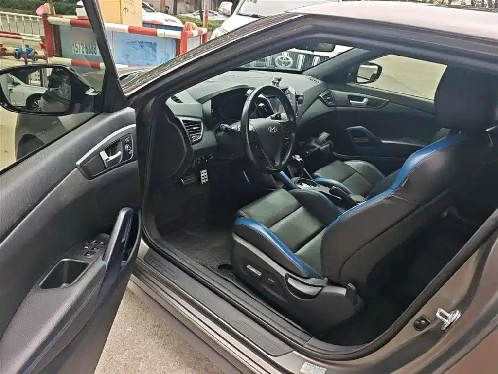 2015 Veloster 1.6T Automatic Luxury Edition — миниатюра 16