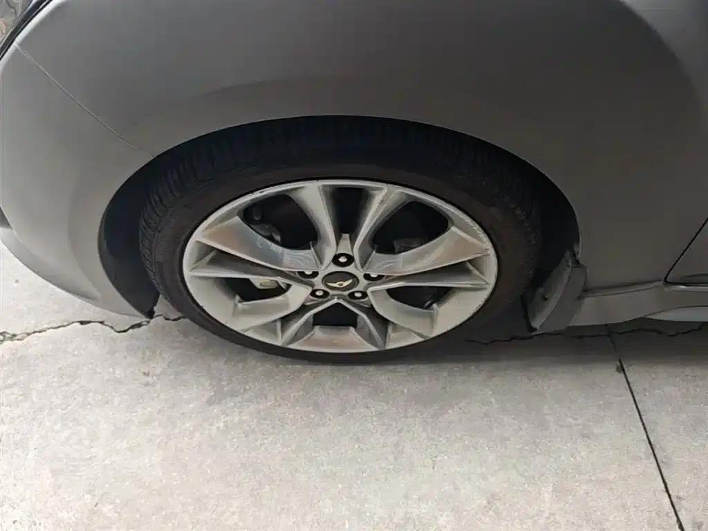 2015 Veloster 1.6T Automatic Luxury Edition — миниатюра 23