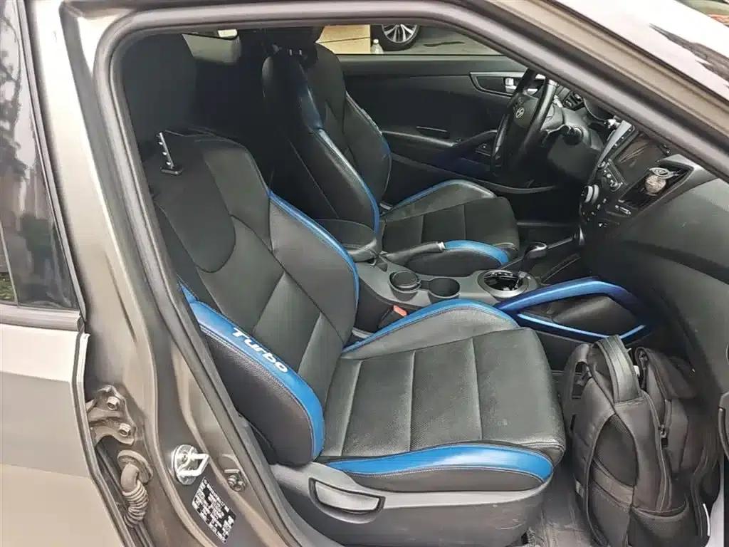2015 Veloster 1.6T Automatic Luxury Edition — миниатюра 25