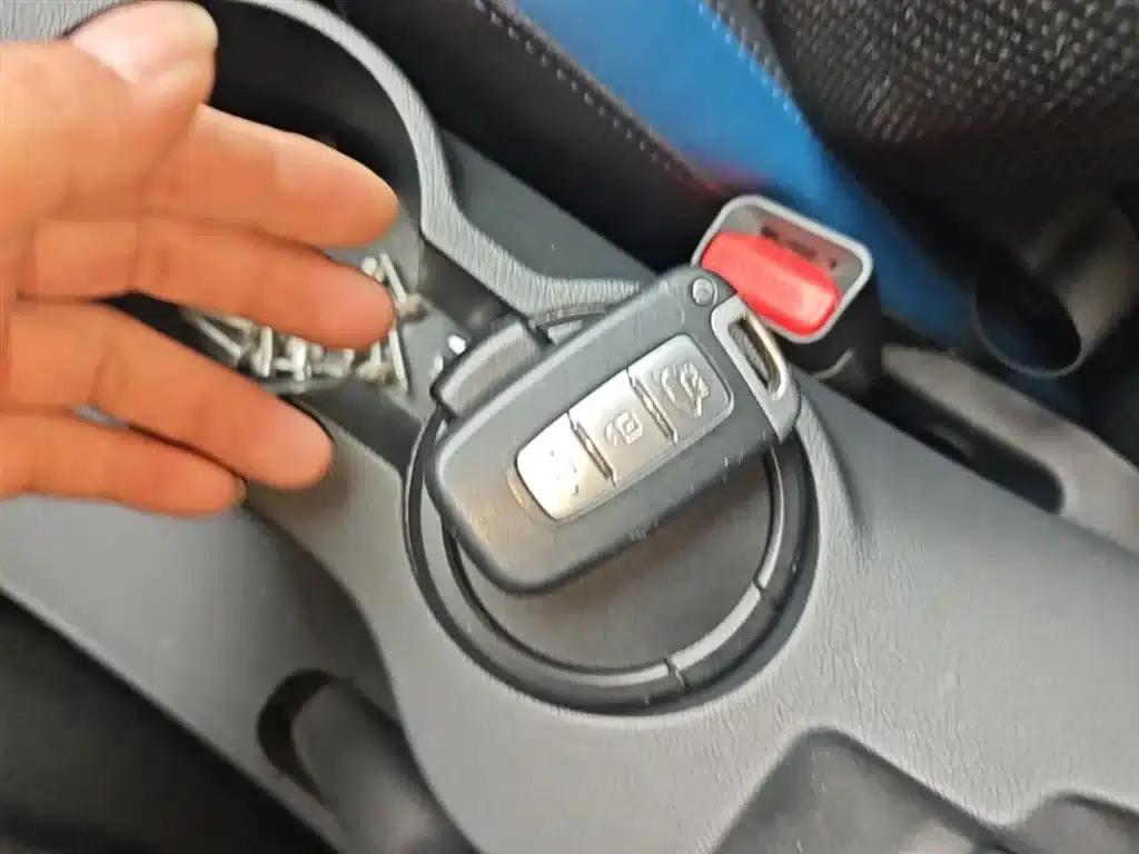 2015 Veloster 1.6T Automatic Luxury Edition — миниатюра 9