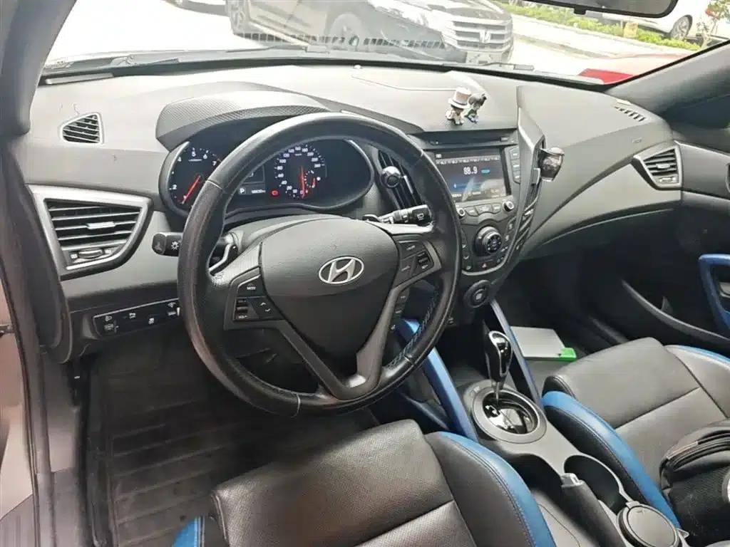 2015 Veloster 1.6T Automatic Luxury Edition — миниатюра 10