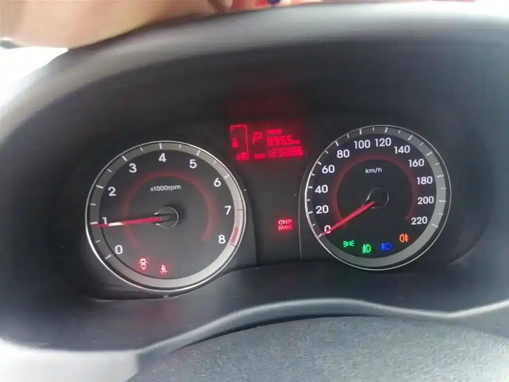 Ruiyi 2014 1.4L Automatic GLX — миниатюра 12