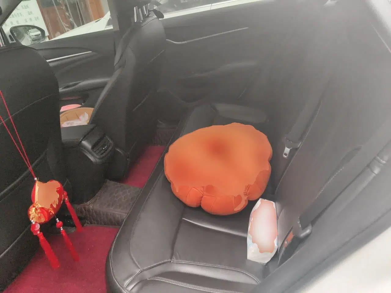 Buick Excelle GX 2018 18T Automatic Elite Model — миниатюра 18