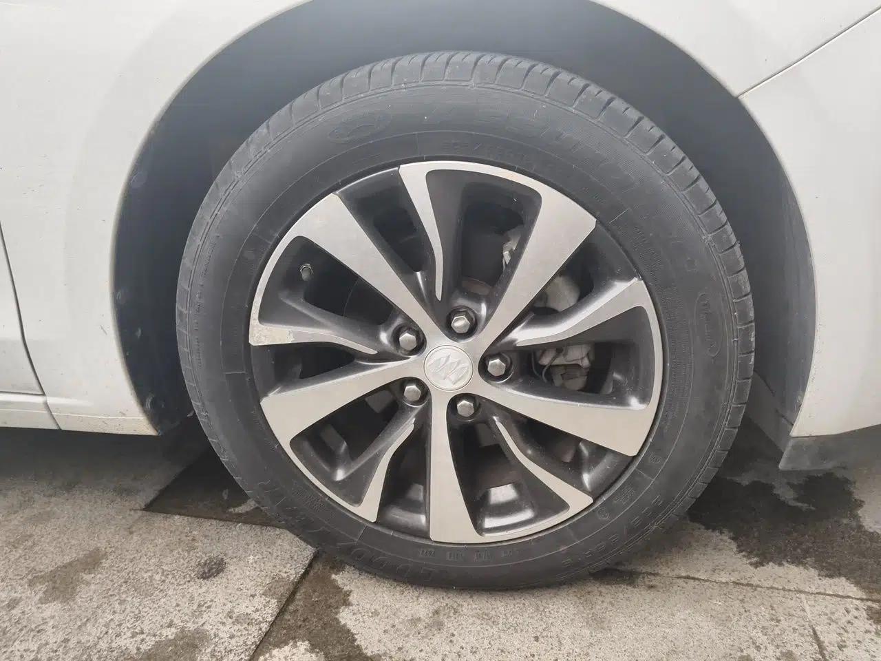 Buick Excelle GX 2018 18T Automatic Elite Model — миниатюра 8