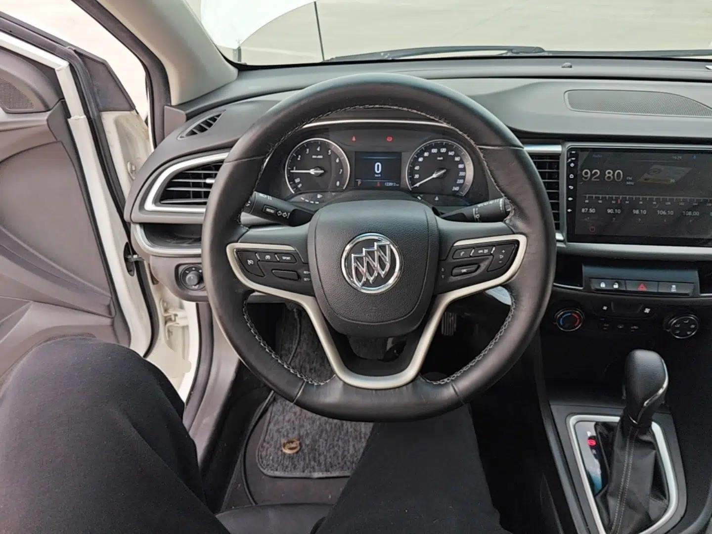 Buick Excelle GX 2018 18T Automatic Elite Model — миниатюра 13
