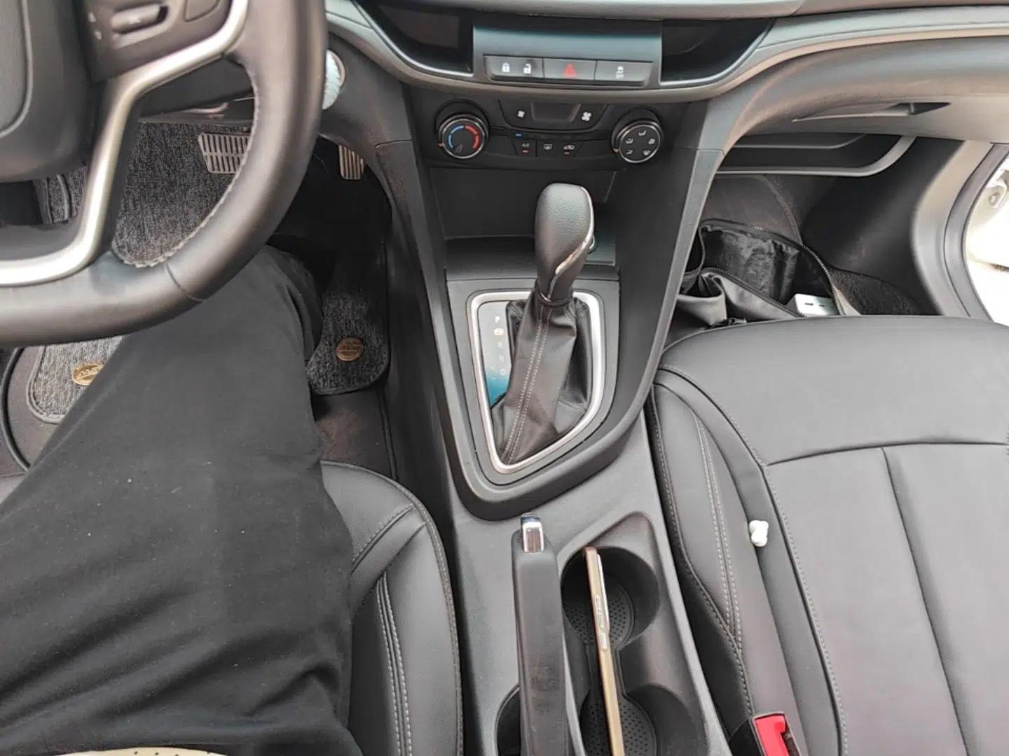Buick Excelle GX 2018 18T Automatic Elite Model — миниатюра 16