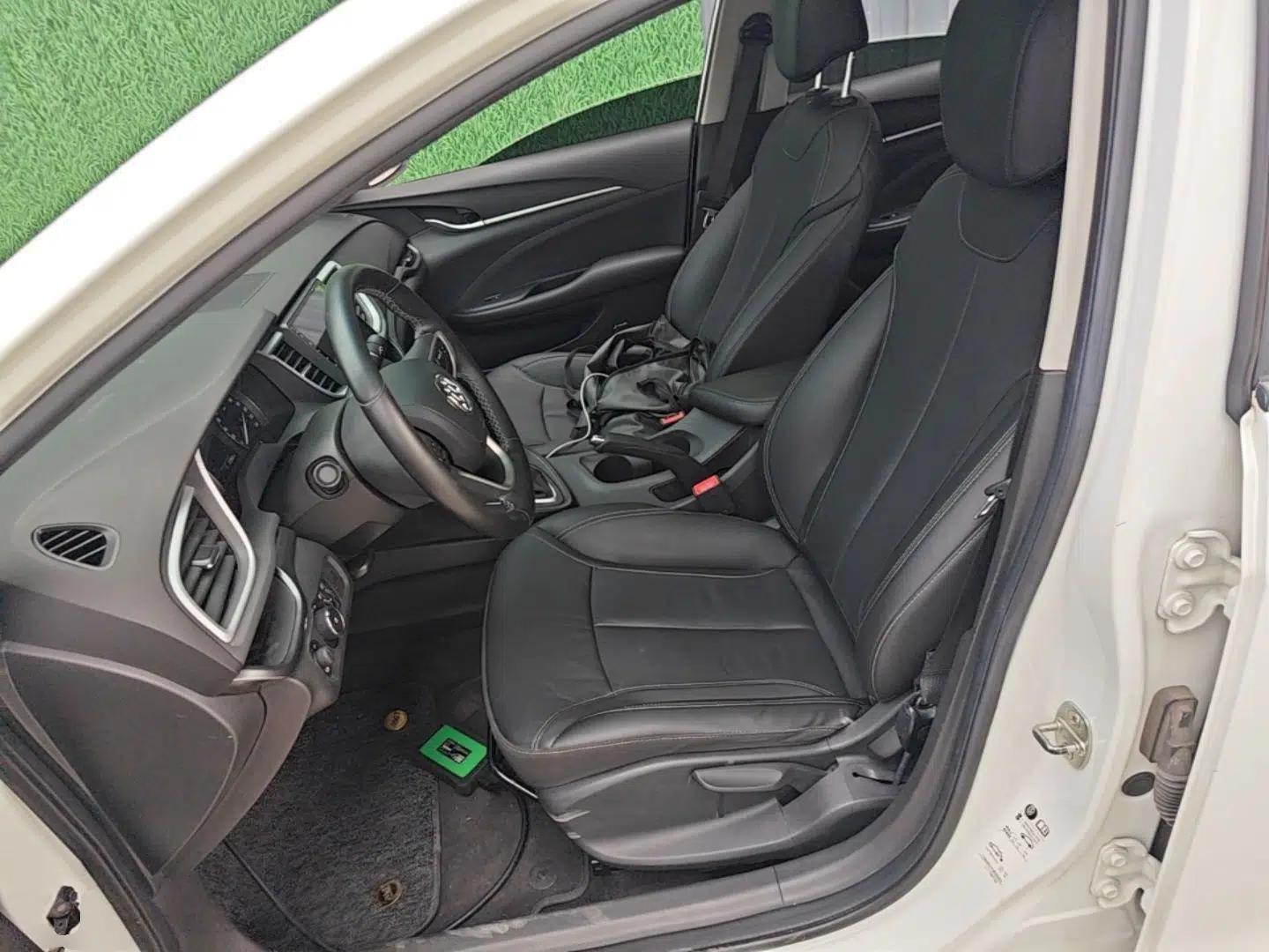 Buick Excelle GX 2018 18T Automatic Elite Model — миниатюра 17