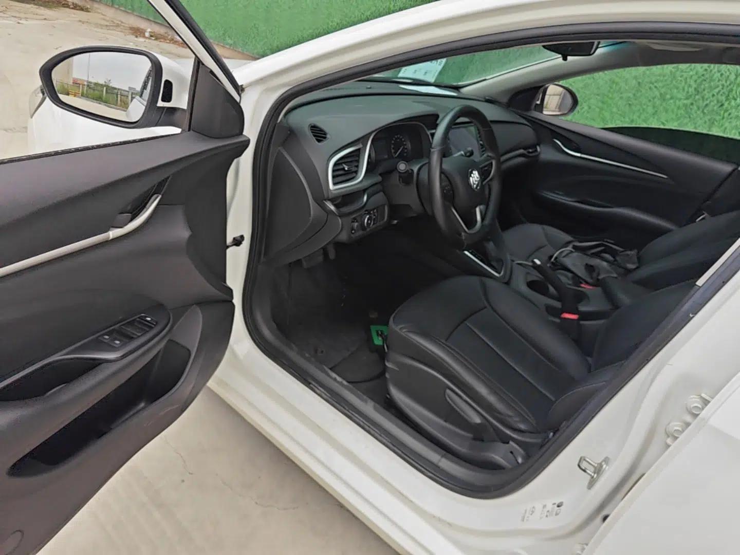 Buick Excelle GX 2018 18T Automatic Elite Model — миниатюра 18